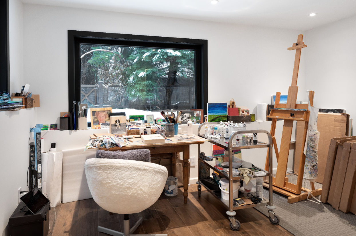 “We loved the northern exposure of the studio, so no direct sunlight. The new windows let in a lot of light, making it perfect. ” “We loved the northern exposure of the studio, so no direct sunlight. The new windows let in a lot of light, making it perfect. ”